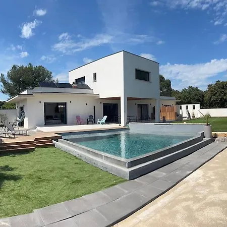 Location Saisonniere וילה